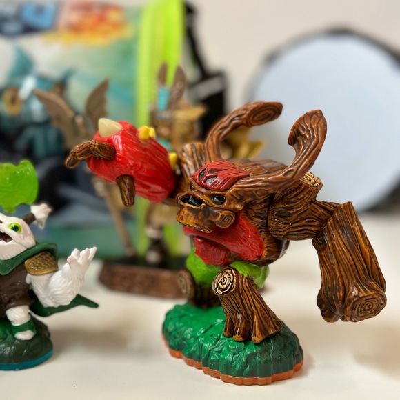 Skylanders Spyro’s Adventure Lot of 13 Figures + Portal & Carry Bag – Clean Set - Picture 2 of 16